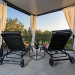 Vakantiehuis 2 Bedroom Stunning In *