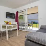 Vakantiehuis 2 Bedroom Stunning In Sveti Filip i Jakov