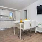 Vakantiehuis 2 Bedroom Stunning In