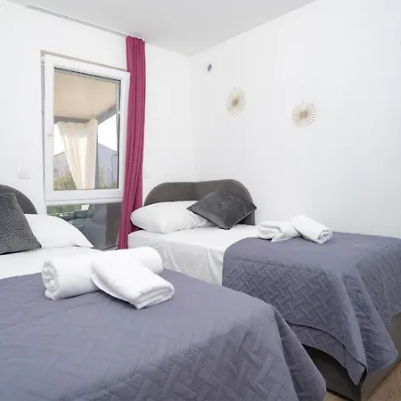 2 Bedroom Stunning In Sveti Filip i Jakov