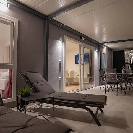 2 Bedroom Stunning In Prázdninový dům *